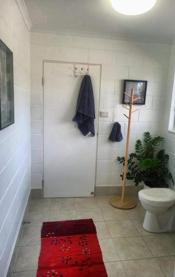 J & Ella'S Holiday House - 2 Bedroom, 2 Bathroom Home Cooktown Exterior foto