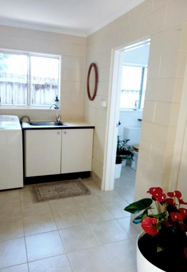 J & Ella'S Holiday House - 2 Bedroom, 2 Bathroom Home Cooktown Exterior foto