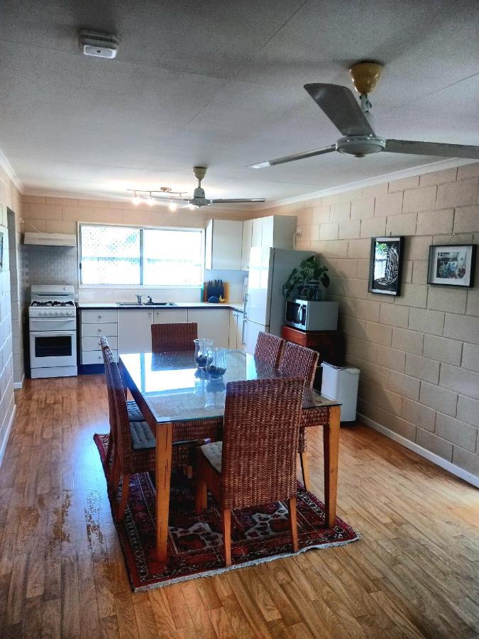 J & Ella'S Holiday House - 2 Bedroom, 2 Bathroom Home Cooktown Exterior foto
